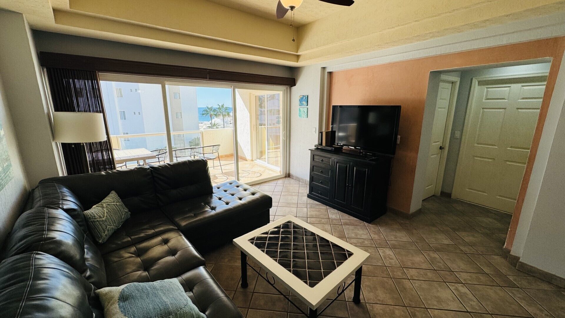 TV, DVD-spiller, fotballspill og strømmetjenester