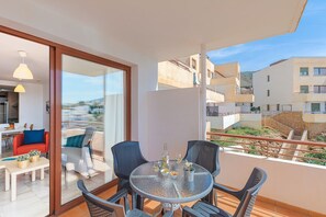 Outdoor dining - Modern apartment - airco - pool - Wifi - terrace - 2 bedrooms - sea view  (Nerja)
