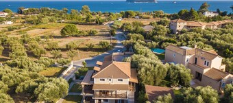 Sea view apartment with big terrace at 250 m from the sea and Marine Park