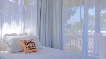 5 makuuhuonetta, tallelokero huoneessa, vauvan matkasänky, Wi-Fi