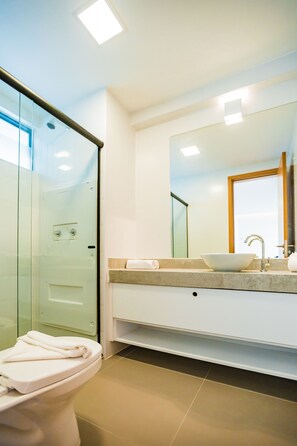 Apartment, 1 Bedroom (Padrão) | Bilik Mandi | Pancuran mandi, tuala disediakan 