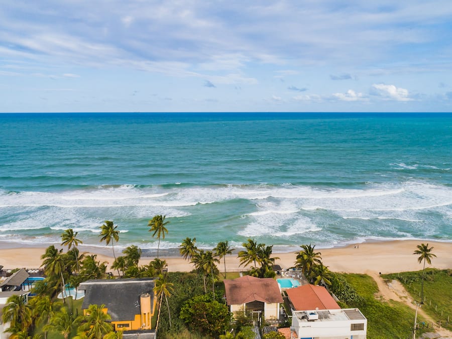 Sulla spiaggia, sabbia bianca