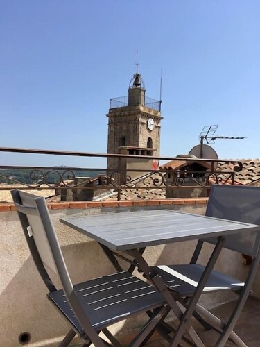 Romantic Apartment with Private Roof Terrace