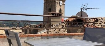 Romantic Apartment with Private Roof Terrace