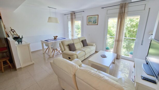 TV - APARTMENT WITH PARKING CLOSE TO THE CENTER AND TO THE BEACH (Sant Feliu de Guíxols)