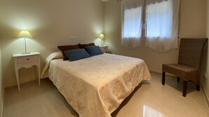 2 bedrooms, iron/ironing board, Internet - APARTMENT WITH PARKING CLOSE TO THE CENTER AND TO THE BEACH (Sant Feliu de Guíxols)