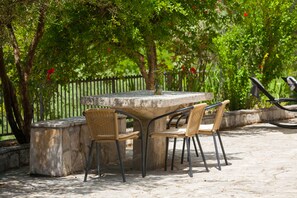 Outdoor dining -  Villa With Private Pool And Sea View (Herceg Novi)