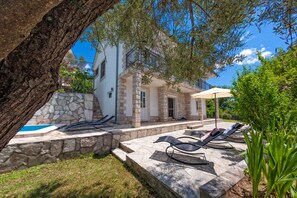 Property grounds -  Villa With Private Pool And Sea View (Herceg Novi)