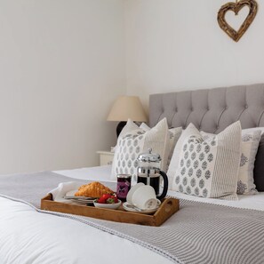 5 bedrooms, iron/ironing board, travel cot, WiFi