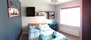 4 slaapkamers, een strijkplank/strijkijzer, gratis wifi, beddengoed