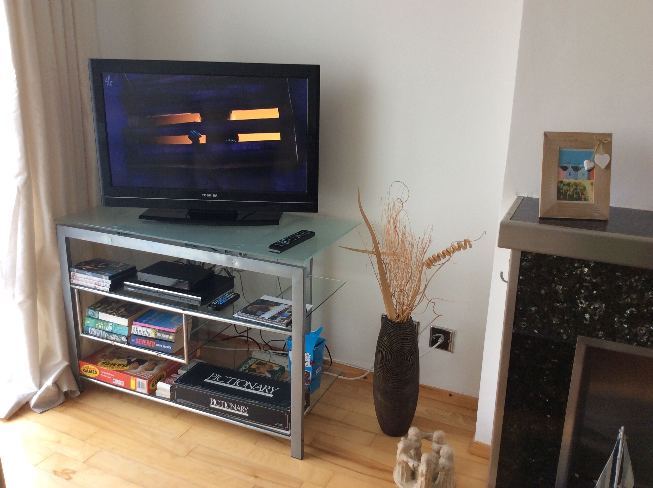 TV with freeview and Dvd player  