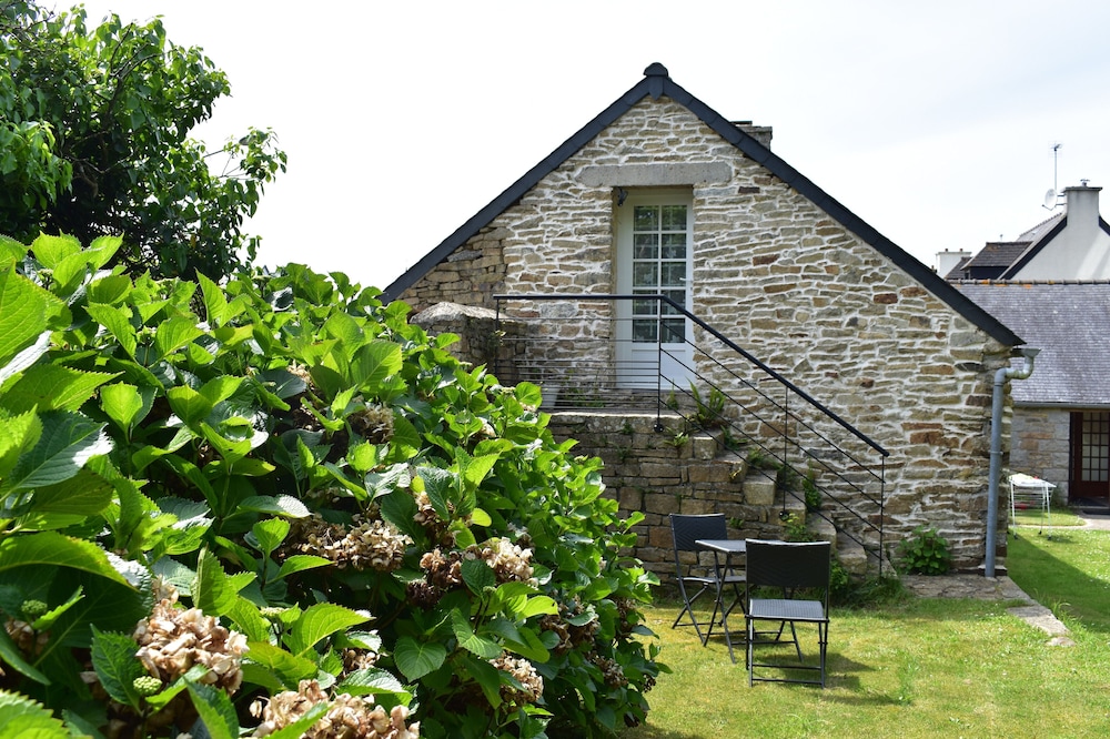 Studio near the sea in farmhouse