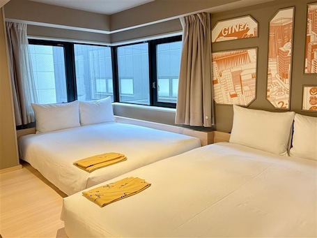 Triple Room (All Together) | In-room safe, blackout drapes, soundproofing, free WiFi