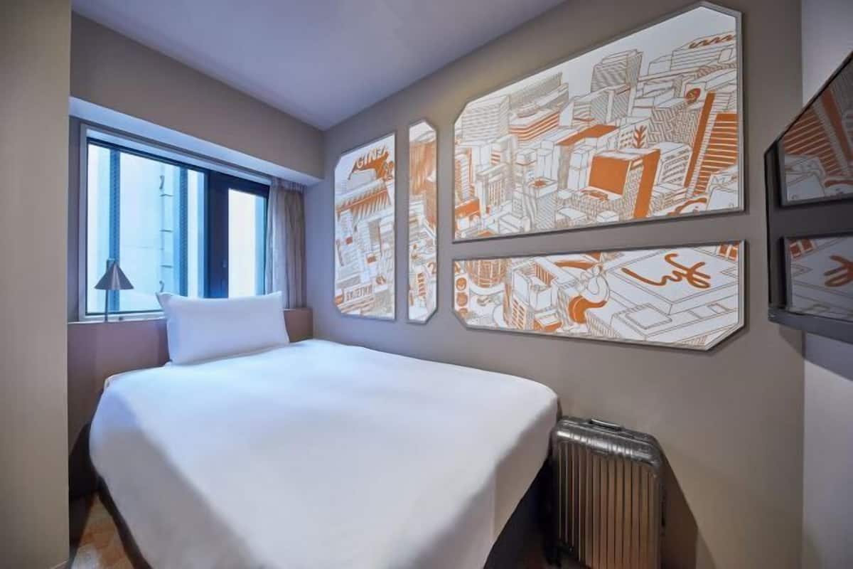In-room safe, blackout curtains, soundproofing, free WiFi