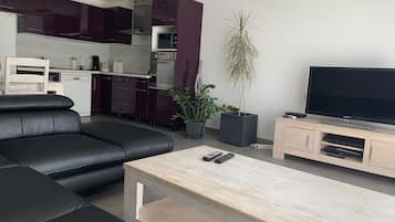 TV connectée, jeux vidéo, lecteur de DVD, livres