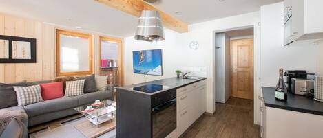 Réfrigérateur, micro-ondes, four, lave-vaisselle