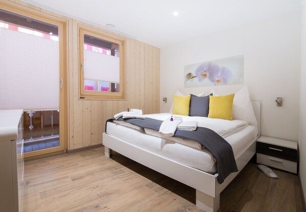 1 slaapkamer, een strijkplank/strijkijzer, gratis wifi, beddengoed