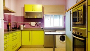 Fridge, microwave, oven, stovetop - Quality Apartment In Residential Area (Fuengirola)