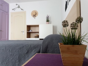 2 chambres, fer et planche à repasser, Wi-Fi, draps fournis