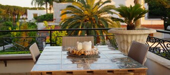 EXCLUSIVE APARTMENT WITH SWIMMING POOL 4 BEDS ** *** Free WIFI **