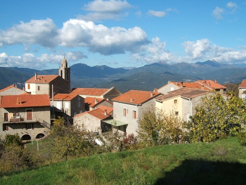 LA CORSE DE L INTERIEURE ENTRE MER ET MONTAGNE