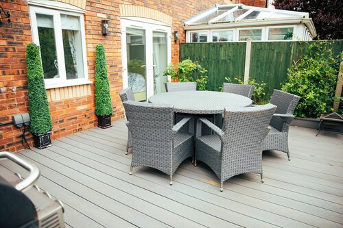 Delightful house in Stone, Staffordshire  close to lovely canal side walks.  