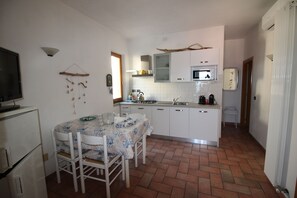 Réfrigérateur, four, plaque de cuisson, lave-vaisselle