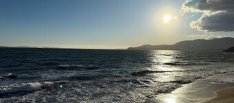 ** SPESIELLE PRISER ** Nydelig strandhus i nærheten av St. Tropez - Seaview - 3 minutter til sjøs