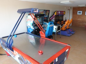 Games room - Résidence le bois de la reine - 3-room duplex apartment with cabin for 6/8 people (Besse-Et-Saint-Anastaise)