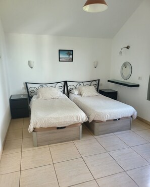 3 slaapkamers, een kluis op de kamer, een strijkplank/strijkijzer