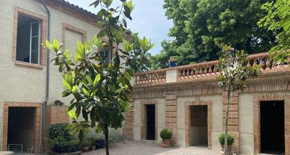 BASTIDE BY THE CANAL