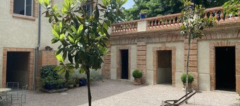 BASTIDE BY THE CANAL