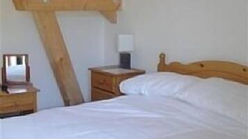 4 chambres, fer et planche à repasser, Wi-Fi gratuit, draps fournis