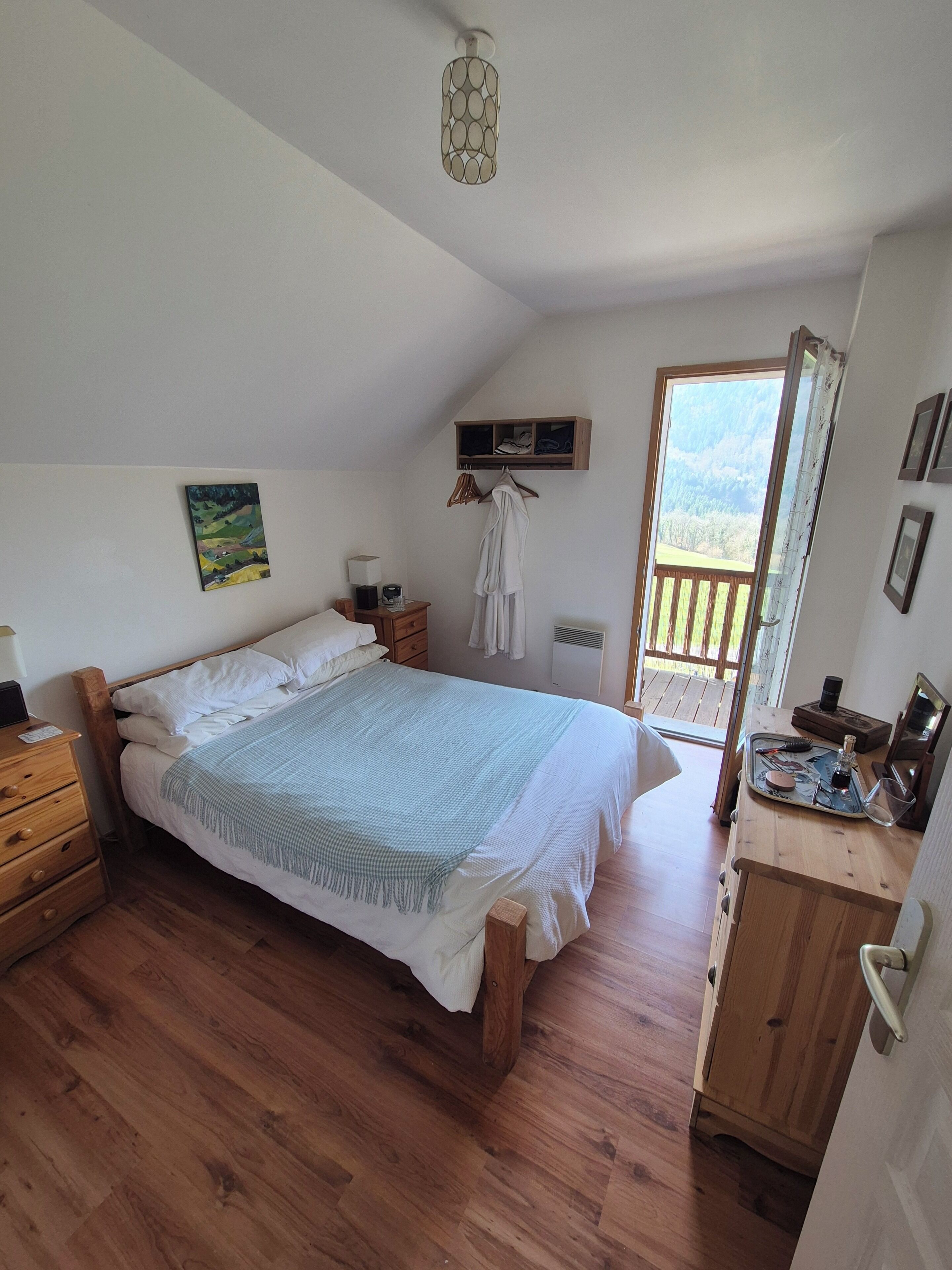 4 chambres, fer et planche à repasser, Wi-Fi gratuit, draps fournis