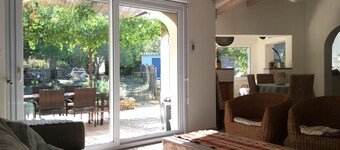 Le Mas des Pins nestled in the heart of the Nîmes pine forests