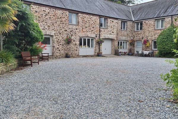 Buckland Upper Yard & Parking