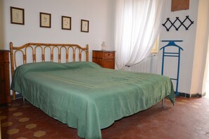 4 soverom, reiseseng for barn, wi-fi (inkludert) og sengetøy