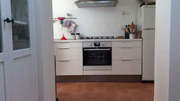 Refrigerador, horno, parrilla de estufa y lavavajillas