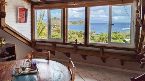 Magnificent charming cottage facing the bay of Saintes