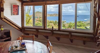 Magnificent charming cottage facing the bay of Saintes