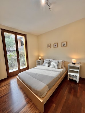 2 chambres, fer et planche à repasser, Wi-Fi gratuit, draps fournis