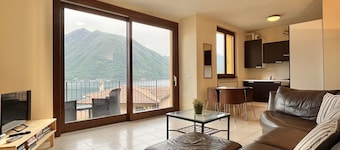 Lovely Apartment with Pool and Breathtaking Lake Views