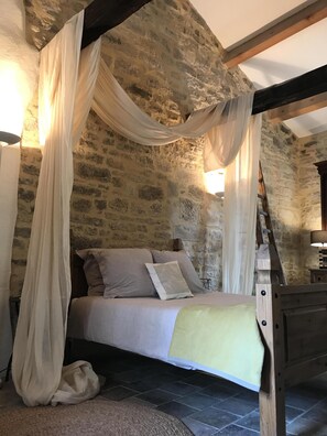 3 chambres, fer et planche à repasser, Wi-Fi gratuit, draps fournis