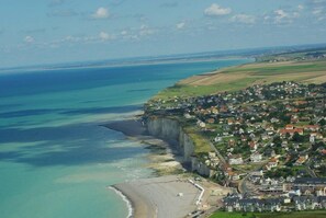 Beach nearby - Sea view apartment, terrace, balcony, garden (Criel-Sur-Mer)