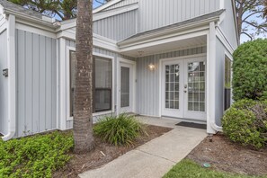 Exterior detail - Salty Sandpiper, Cottage at Sandestin, Golf Cart (Miramar Beach)