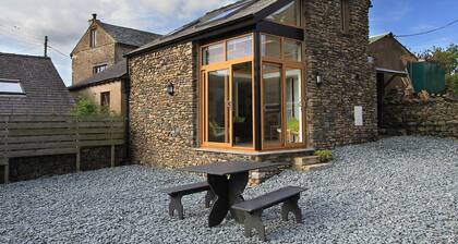 A Quirky, Modern Converted Barn, Quiet Rural Setting With Easy Access To Kendal