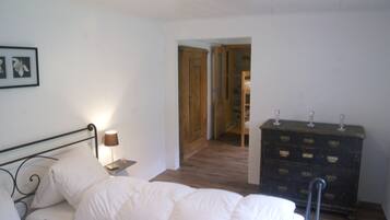 2 多间卧室、免费 WiFi、床单