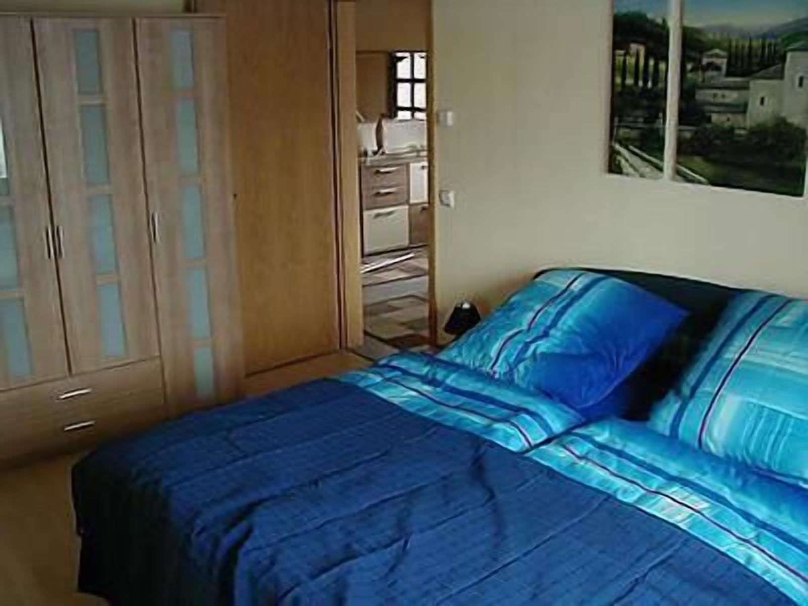 Apartment about 70 square meters (for up to 6 people) and 200sqm race surface