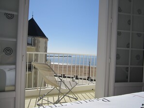 3 bedrooms, iron/ironing board, travel crib, free WiFi