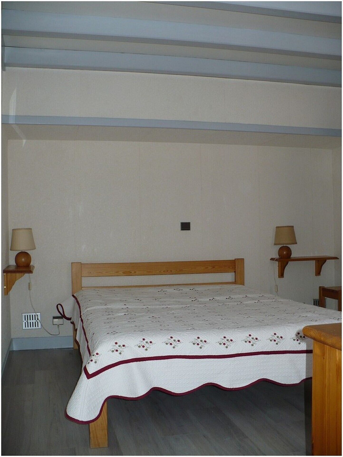 PRETTY VILLA WITH SEA VIEW Available early July 2023